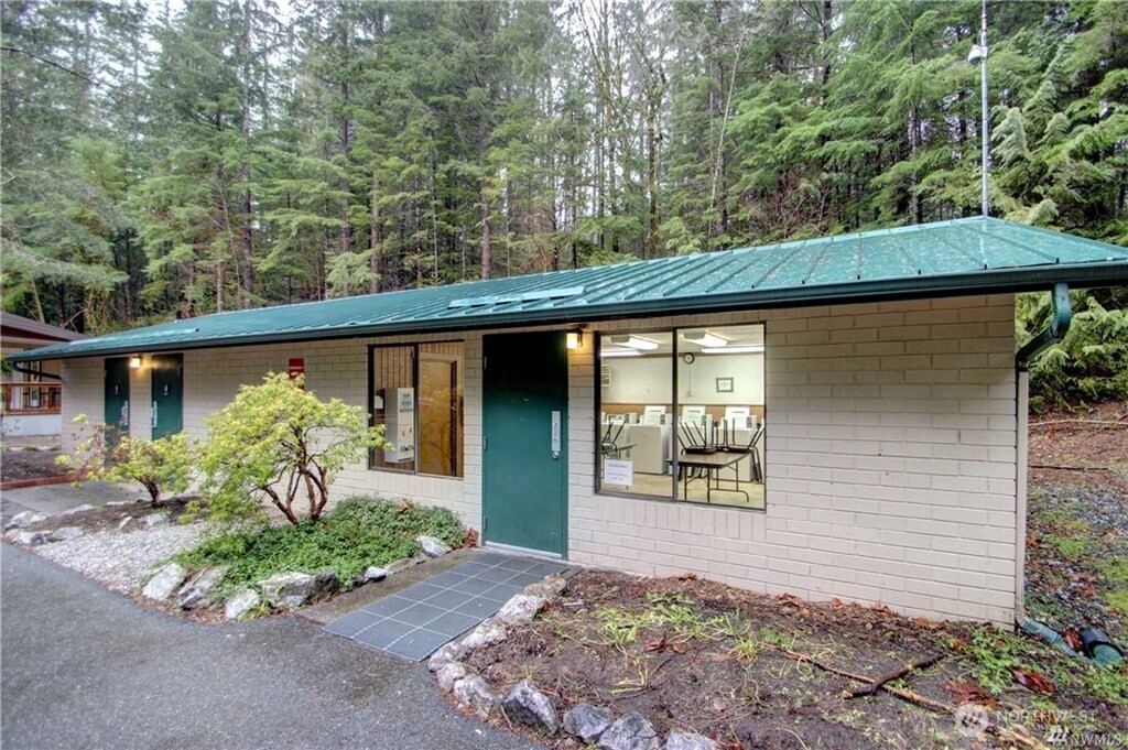 96 Sunset Circle Deming WA 98244