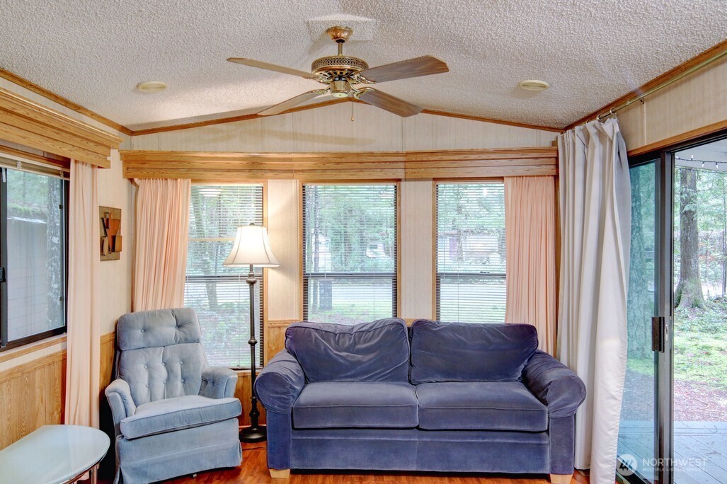 96 Sunset Circle Deming WA 98244