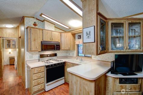 96 Sunset Circle Deming WA 98244