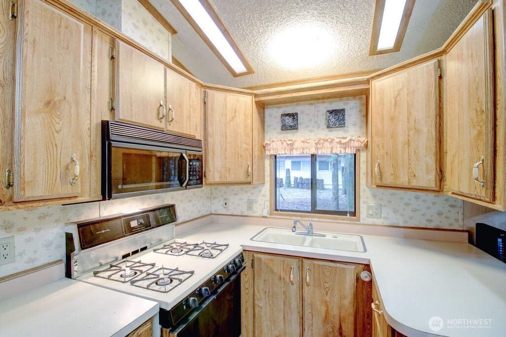 96 Sunset Circle Deming WA 98244
