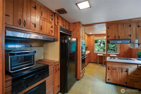 3649 Long Lake Road SE Port Orchard WA 98366