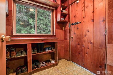 3649 Long Lake Road SE Port Orchard WA 98366