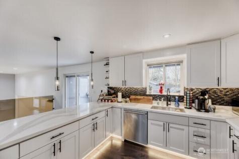 17606 Larch Way Lynnwood WA 98037