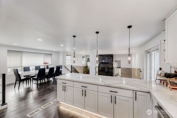 17606 Larch Way Lynnwood WA 98037