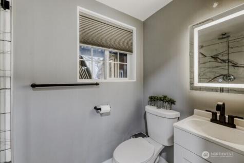 17606 Larch Way Lynnwood WA 98037
