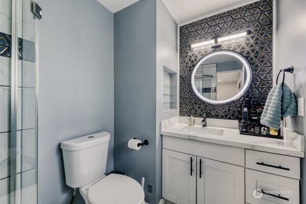 17606 Larch Way Lynnwood WA 98037