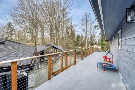 17606 Larch Way Lynnwood WA 98037