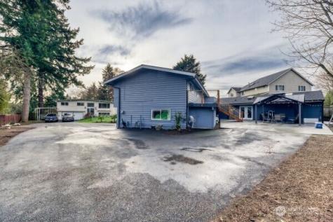 17606 Larch Way Lynnwood WA 98037