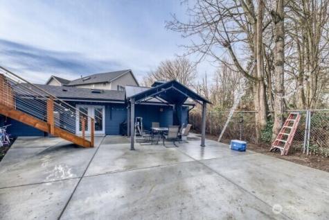 17606 Larch Way Lynnwood WA 98037