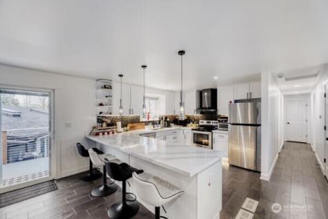 17606 Larch Way Lynnwood WA 98037