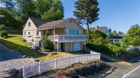1810 Rainier Street Steilacoom WA 98388