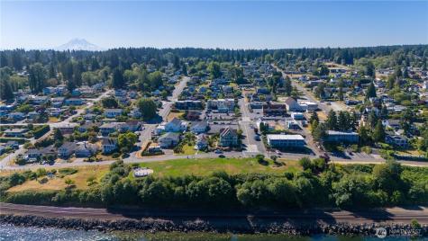 1810 Rainier Street Steilacoom WA 98388