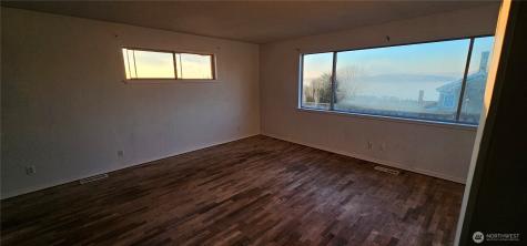 1810 Rainier Street Steilacoom WA 98388
