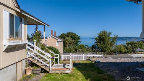 1810 Rainier Street Steilacoom WA 98388