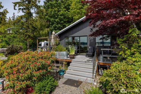 17238 Maple Lane La Conner WA 98257