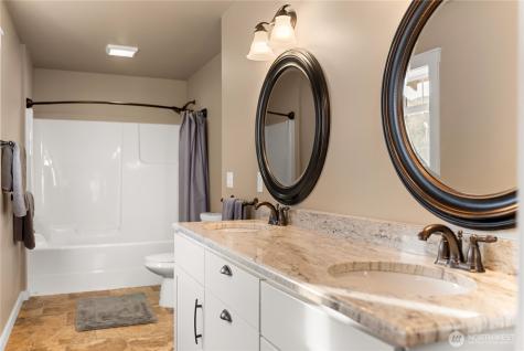 14 Turtle Lane Oroville WA 98844