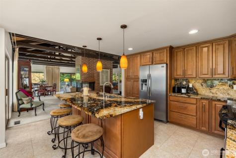 11186 Blue Pond Place NE Bainbridge Island WA 98110