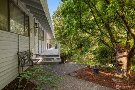 11186 Blue Pond Place NE Bainbridge Island WA 98110