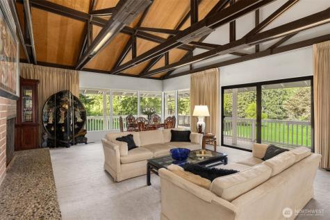 11186 Blue Pond Place NE Bainbridge Island WA 98110