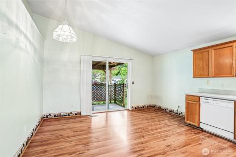 308 SE 9th Street Battle Ground WA 98604