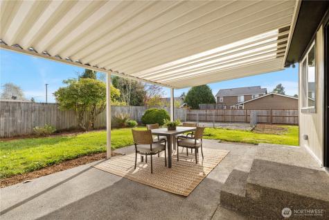 1308 18th Street NW Puyallup WA 98371