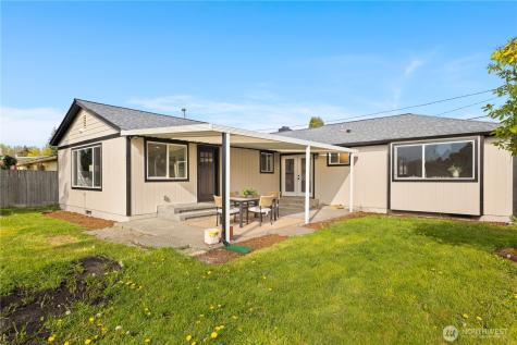 1308 18th Street NW Puyallup WA 98371