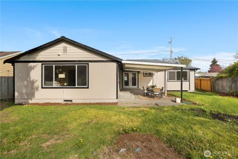1308 18th Street NW Puyallup WA 98371
