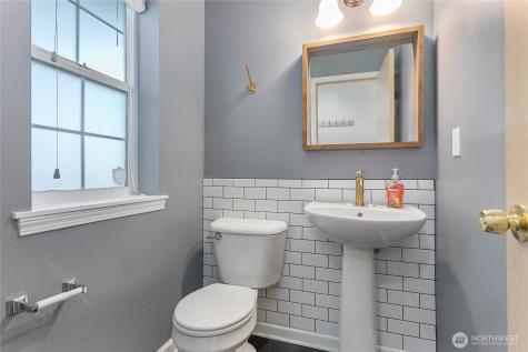 3310 Rosewood Street Mount Vernon WA 98273