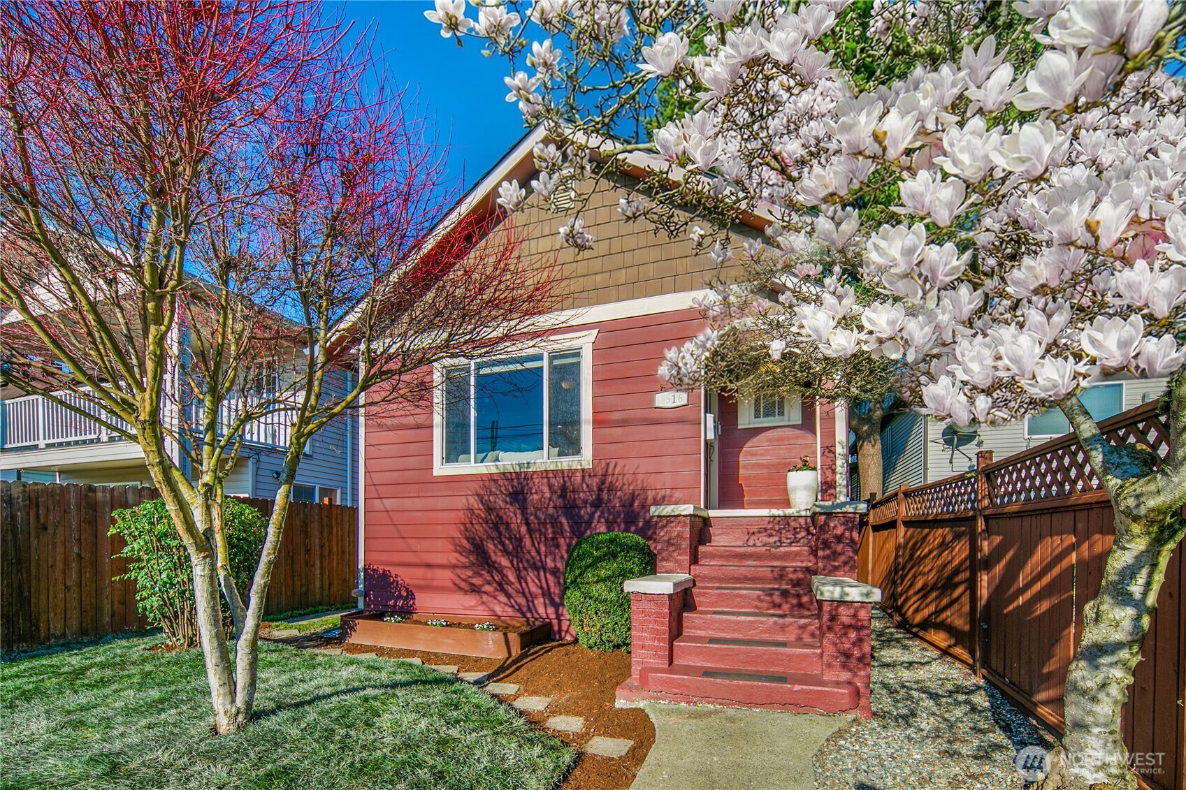1516 S Bennett Street Seattle WA 98108