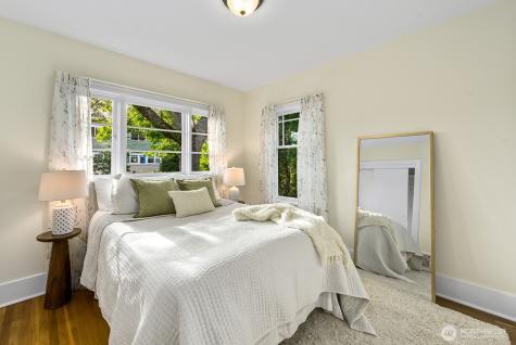 5455 42nd Avenue SW Seattle WA 98136