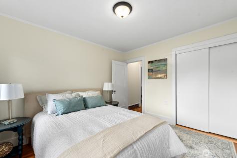 5455 42nd Avenue SW Seattle WA 98136