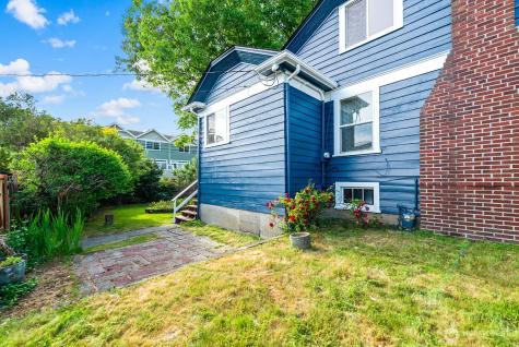 5455 42nd Avenue SW Seattle WA 98136