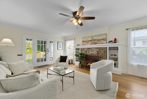 5455 42nd Avenue SW Seattle WA 98136