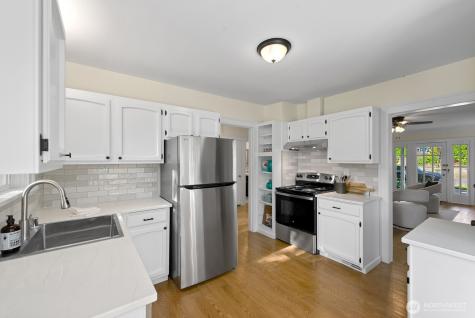 5455 42nd Avenue SW Seattle WA 98136