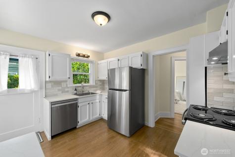 5455 42nd Avenue SW Seattle WA 98136