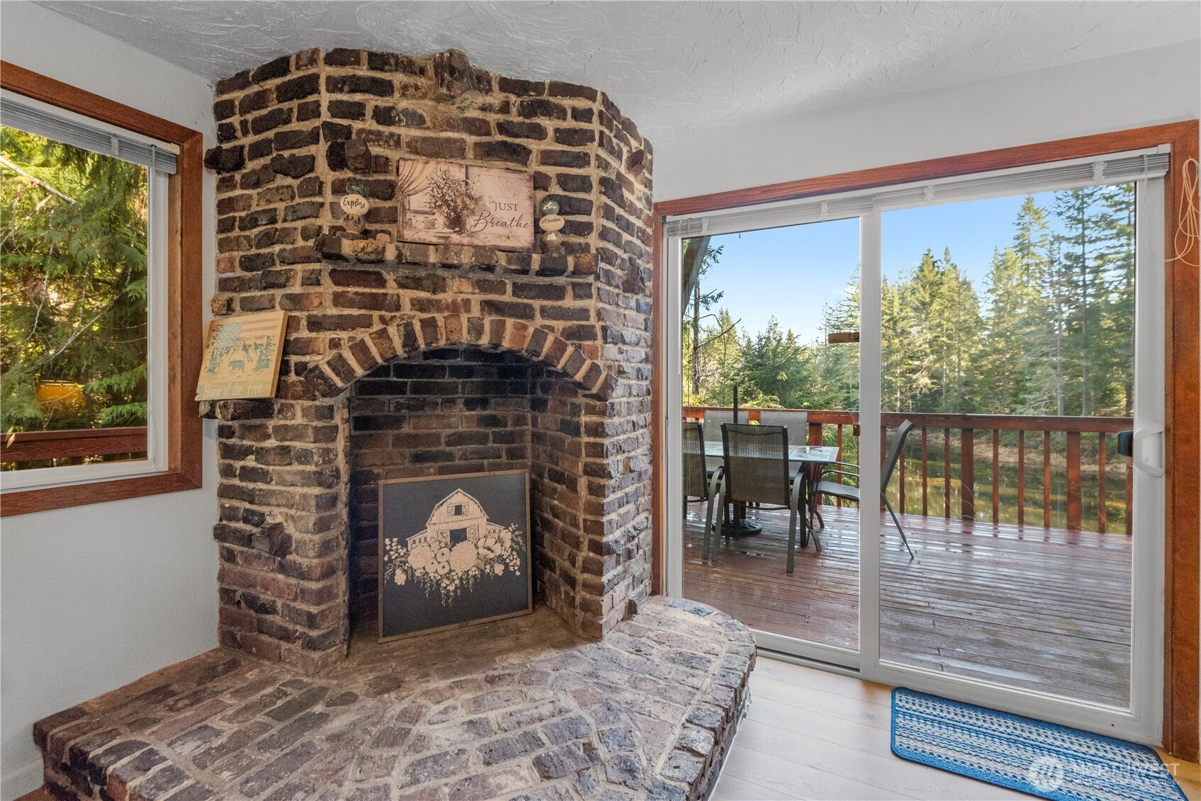 941 N Potlatch Drive Hoodsport WA 98548
