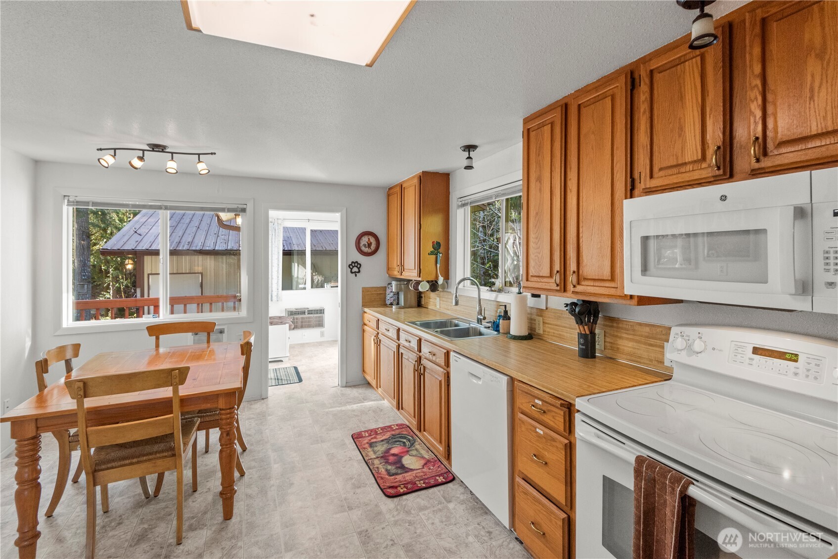 941 N Potlatch Drive Hoodsport WA 98548
