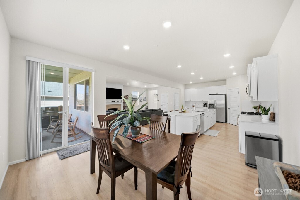 937 Panoramic Loop Bremerton WA 98312