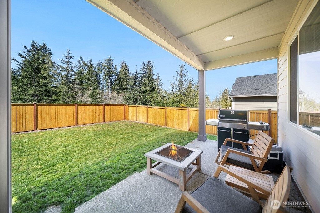 937 Panoramic Loop Bremerton WA 98312