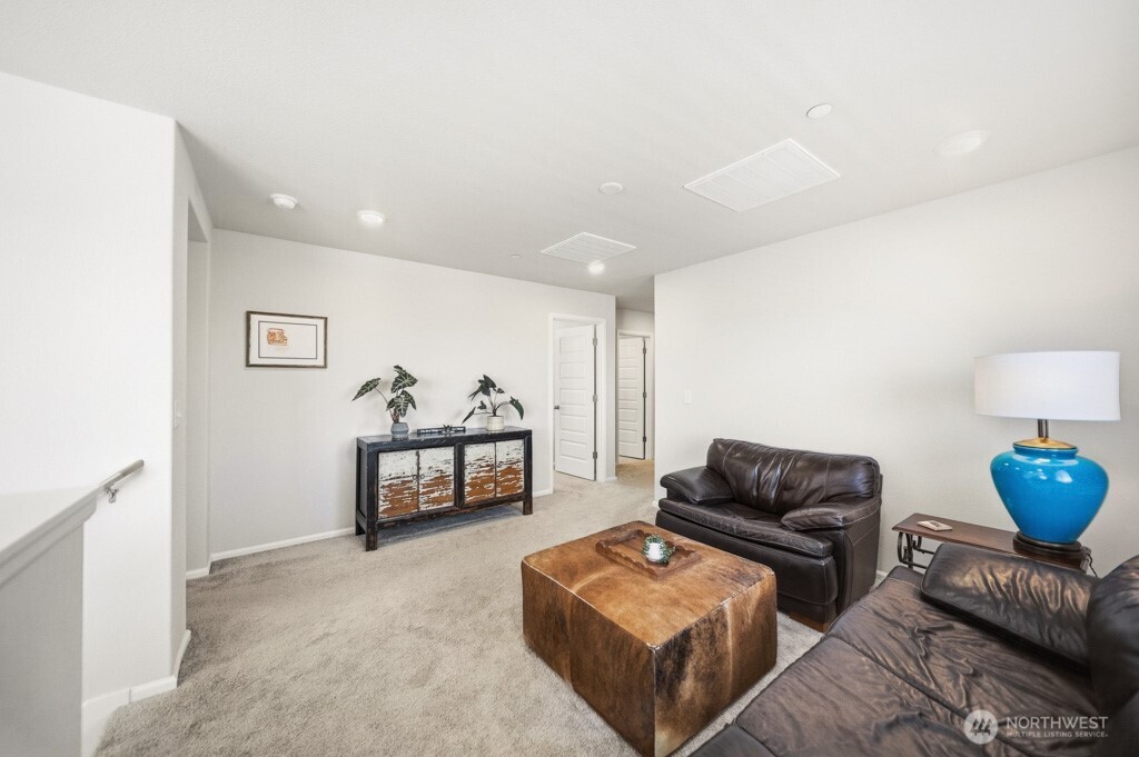 937 Panoramic Loop Bremerton WA 98312