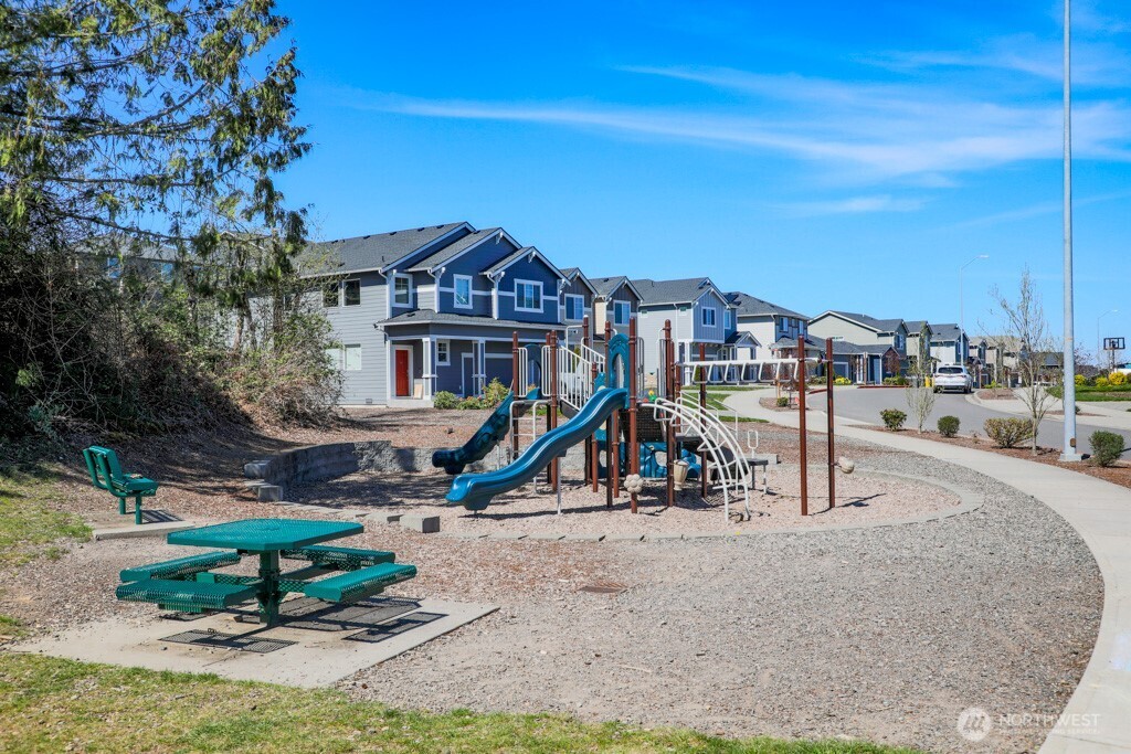 937 Panoramic Loop Bremerton WA 98312