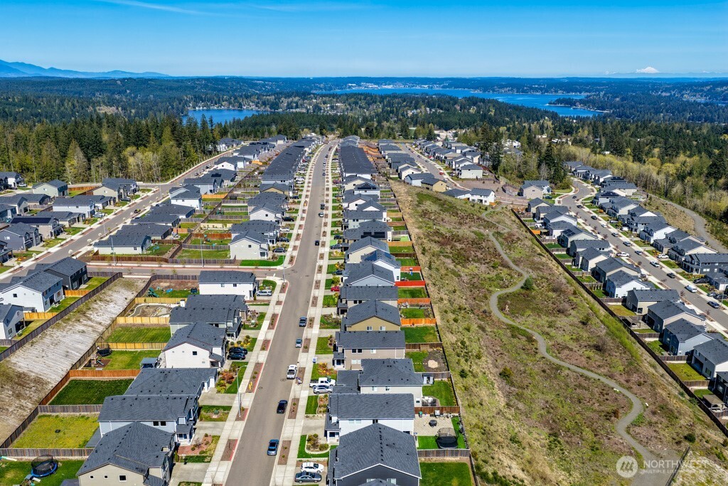 937 Panoramic Loop Bremerton WA 98312