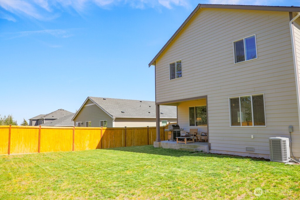 937 Panoramic Loop Bremerton WA 98312