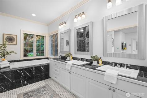 7641 NE 12th Street Medina WA 98039