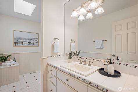 7641 NE 12th Street Medina WA 98039