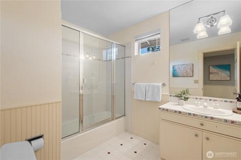 7641 NE 12th Street Medina WA 98039