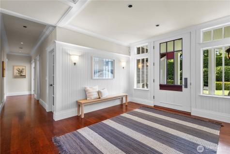 7641 NE 12th Street Medina WA 98039