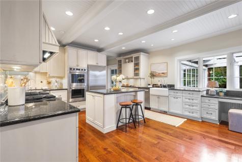 7641 NE 12th Street Medina WA 98039