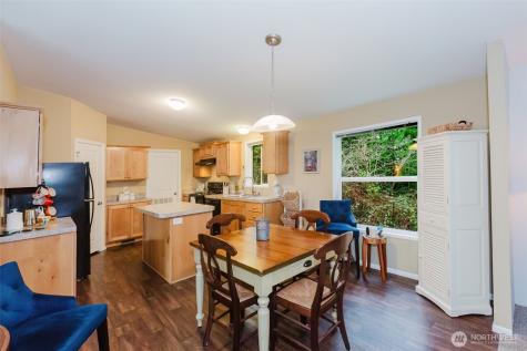 3371 SE Bielmeier Road Port Orchard WA 98367
