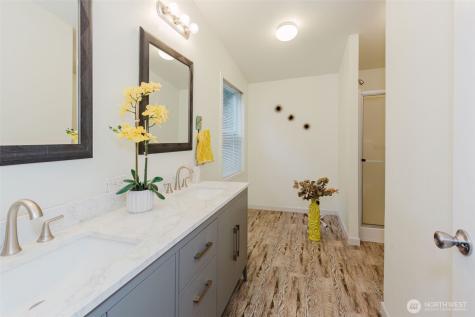 3371 SE Bielmeier Road Port Orchard WA 98367